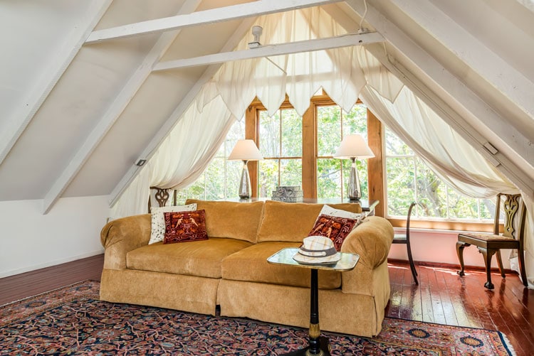 164-H-sitting-1 164-H-sitting-1