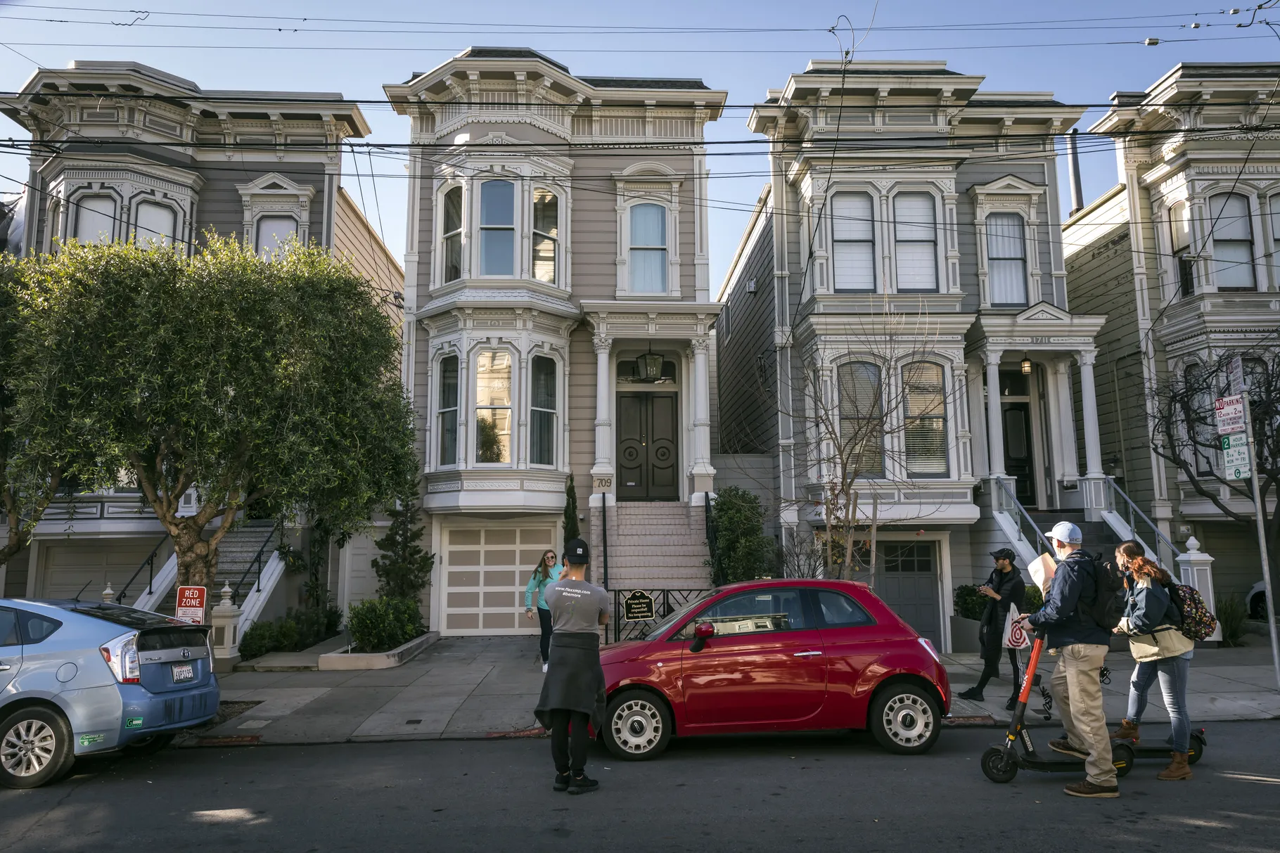 Picture of Victorian homes in San Francisco 
